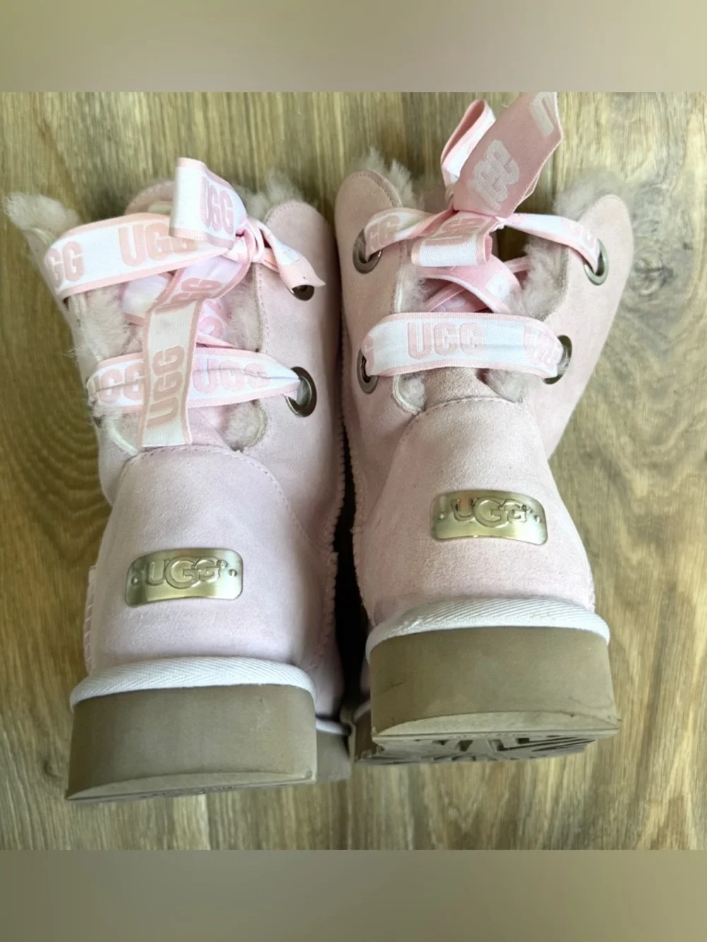 UGG Classic Short Ribbon Lace Bow Boots Pink Suede Shearling Lined Size 9